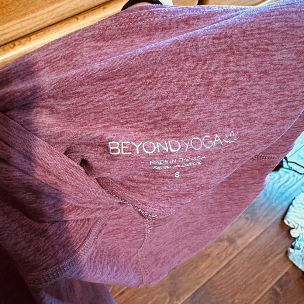 Beyond Yoga shorts SMALL